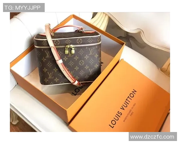 足球明星携手LV包展现时尚魅力引领潮流风向标